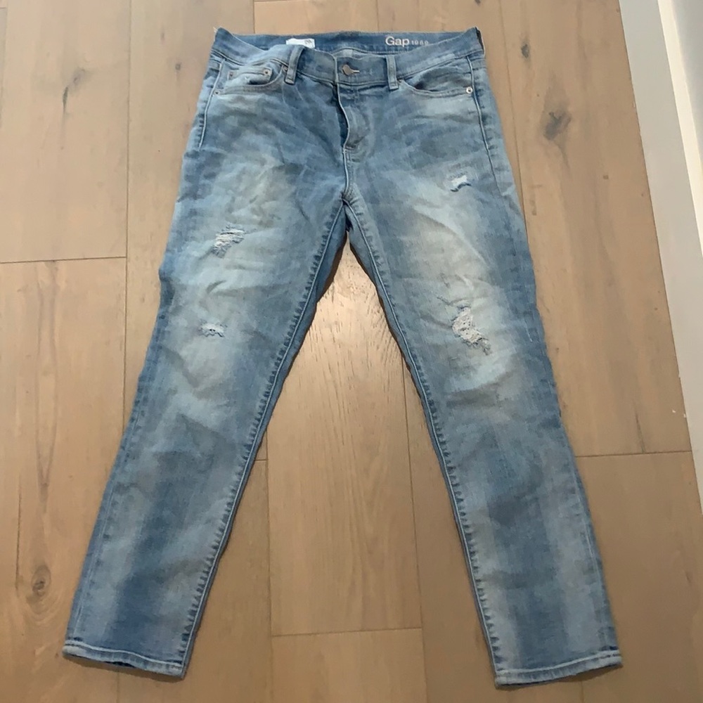 Gap 1969 faded blue Jean Capri